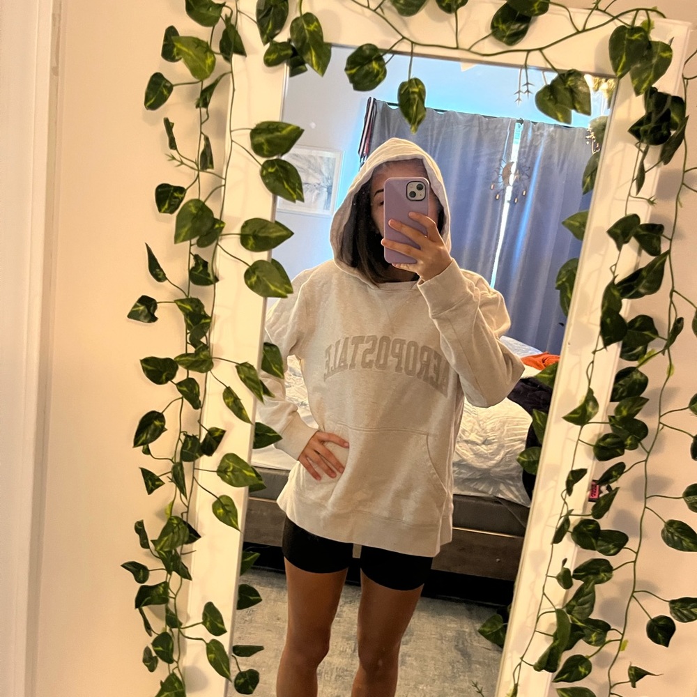 lightly worn light grey aero hoodie